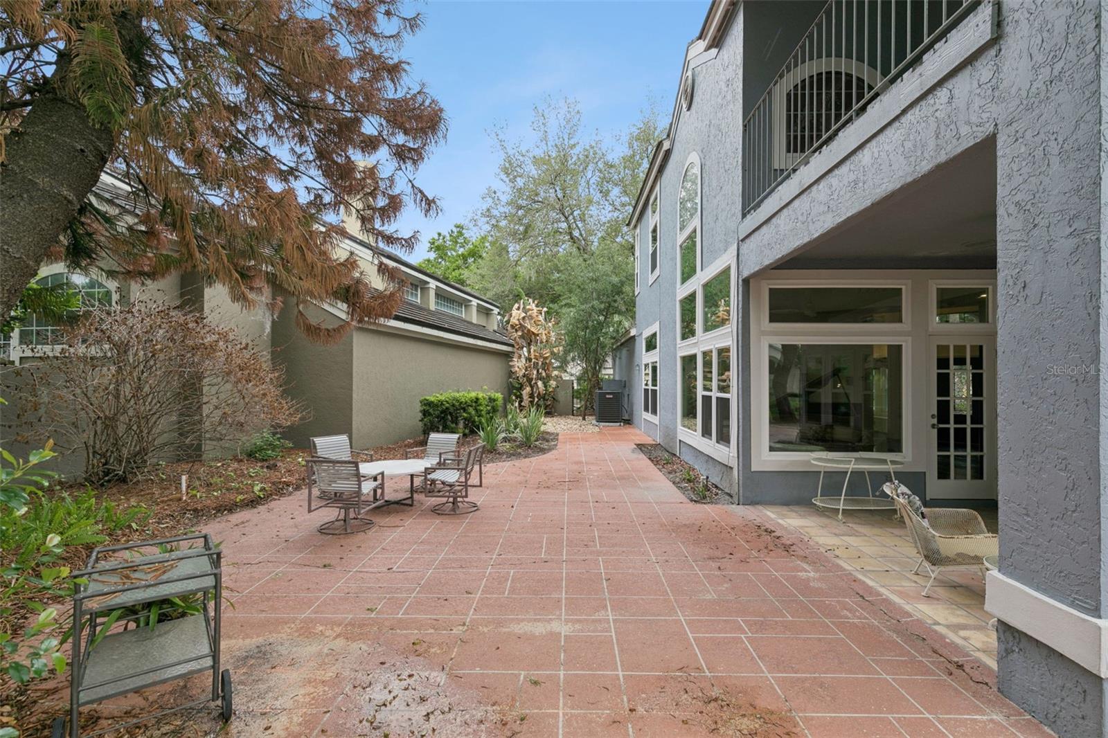 Image 36 of 74 For 501 Devon Place