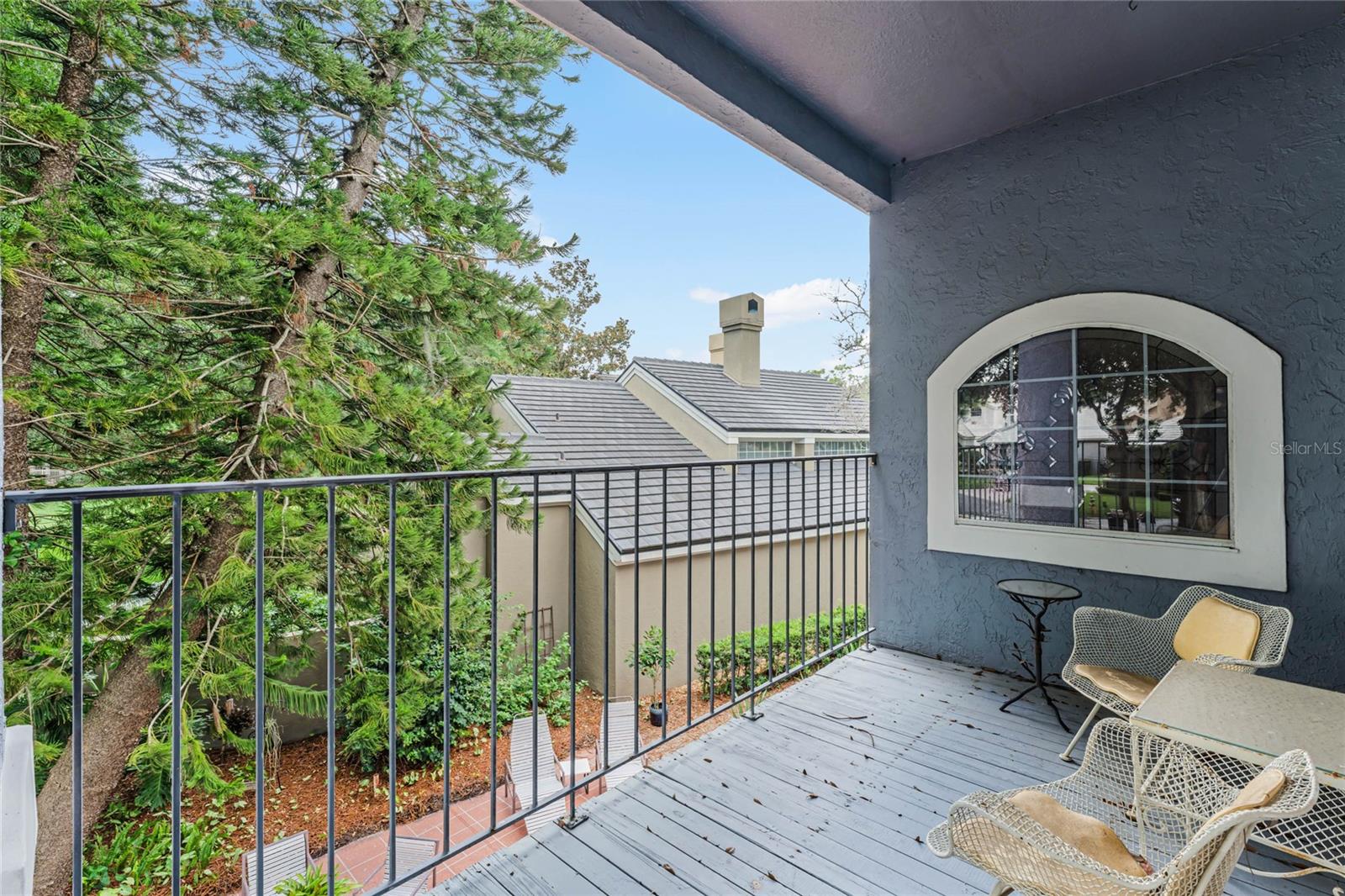 Image 41 of 74 For 501 Devon Place