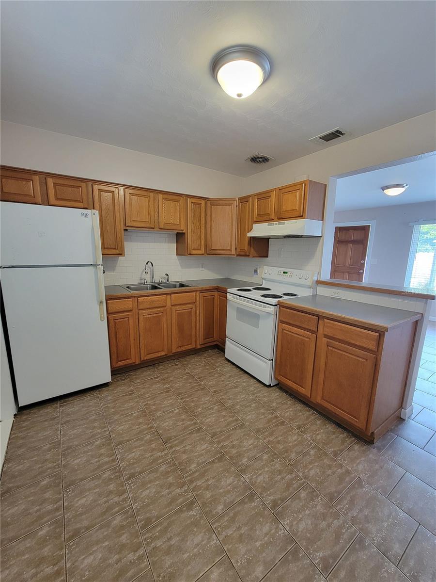 Image 12 of 16 For 250 37th Street N