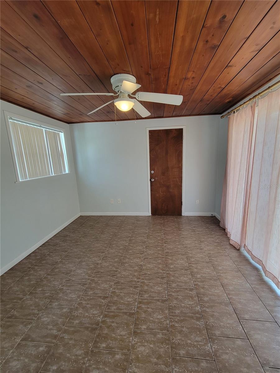 Image 13 of 16 For 250 37th Street N