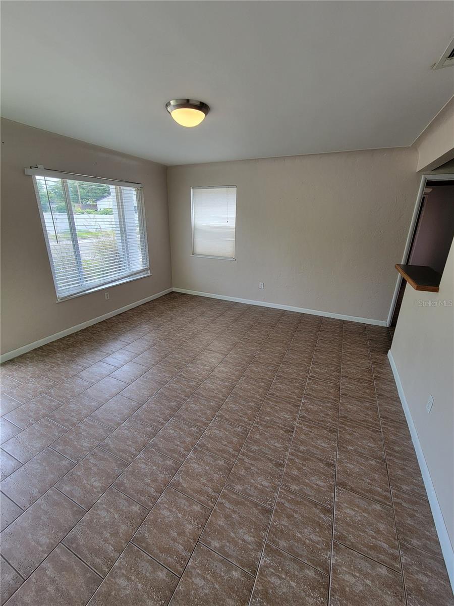 Image 3 of 16 For 250 37th Street N