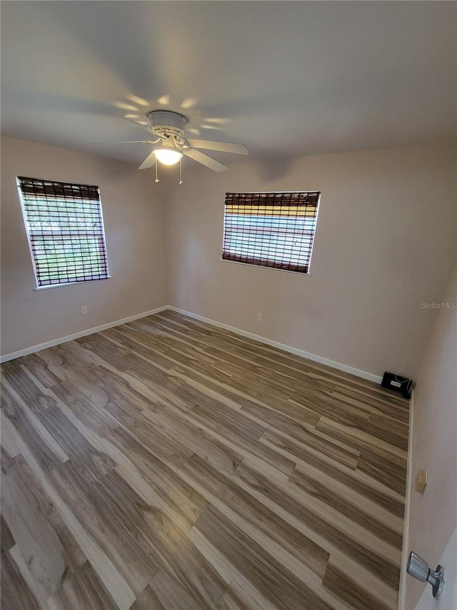 Image 4 of 16 For 250 37th Street N