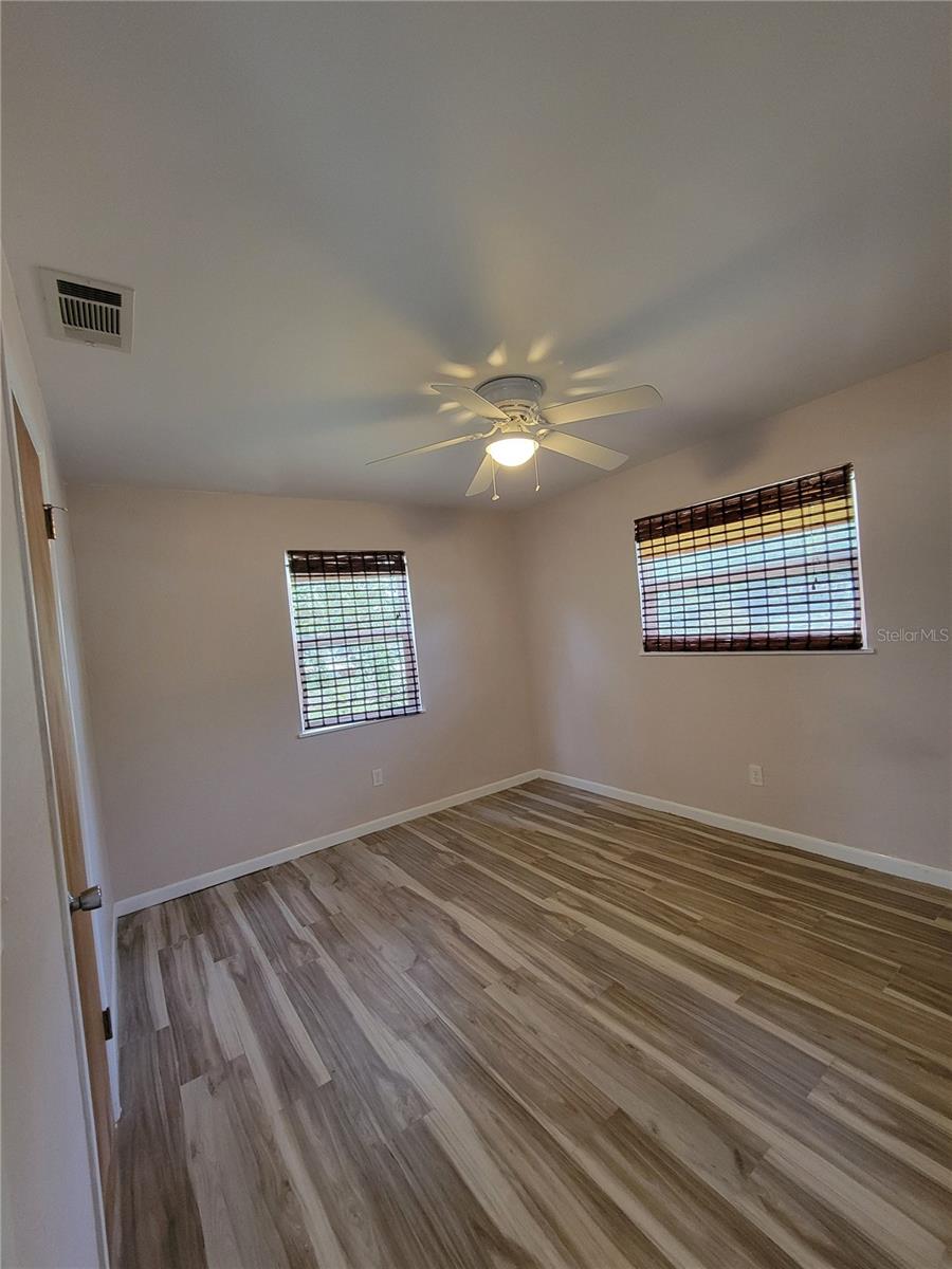 Image 6 of 16 For 250 37th Street N