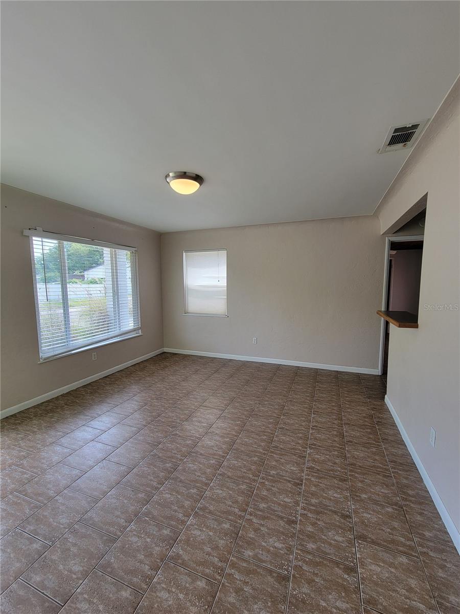 Image 7 of 16 For 250 37th Street N