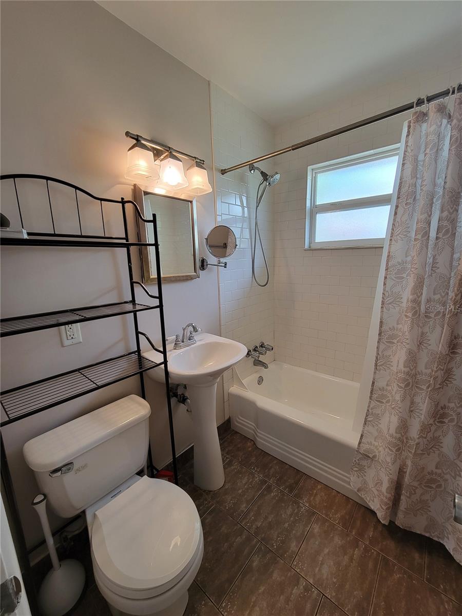 Image 8 of 16 For 250 37th Street N