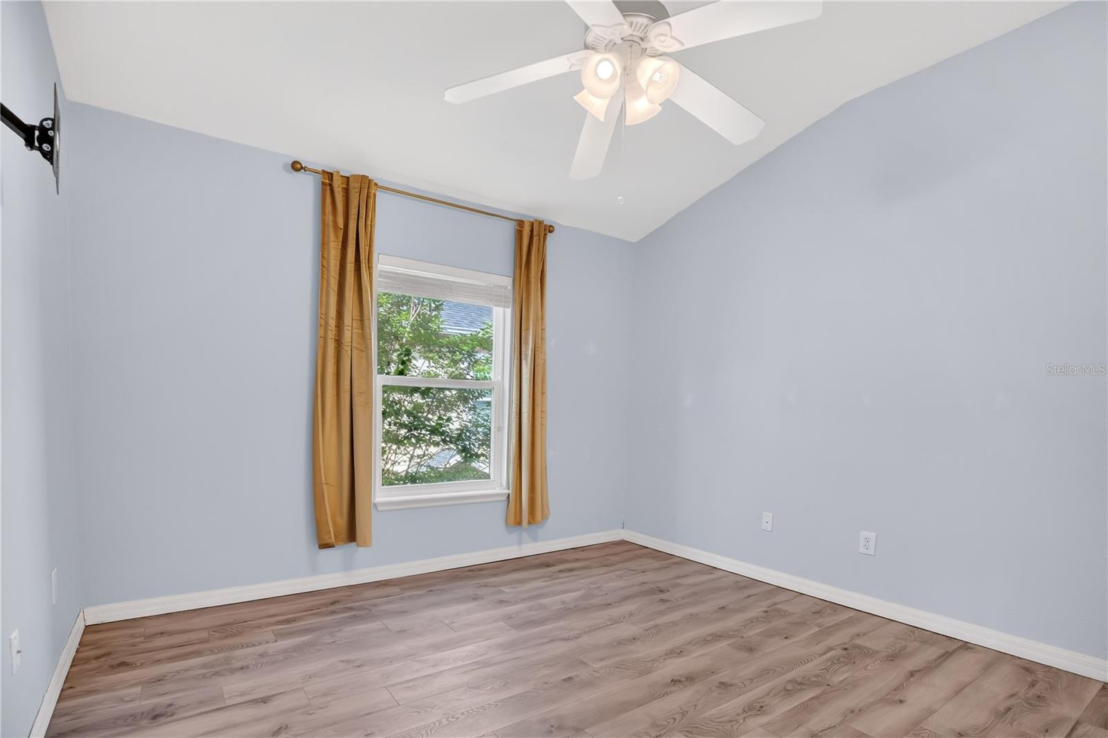 Image 19 of 35 For 3031 San Jacinto Circle 3031