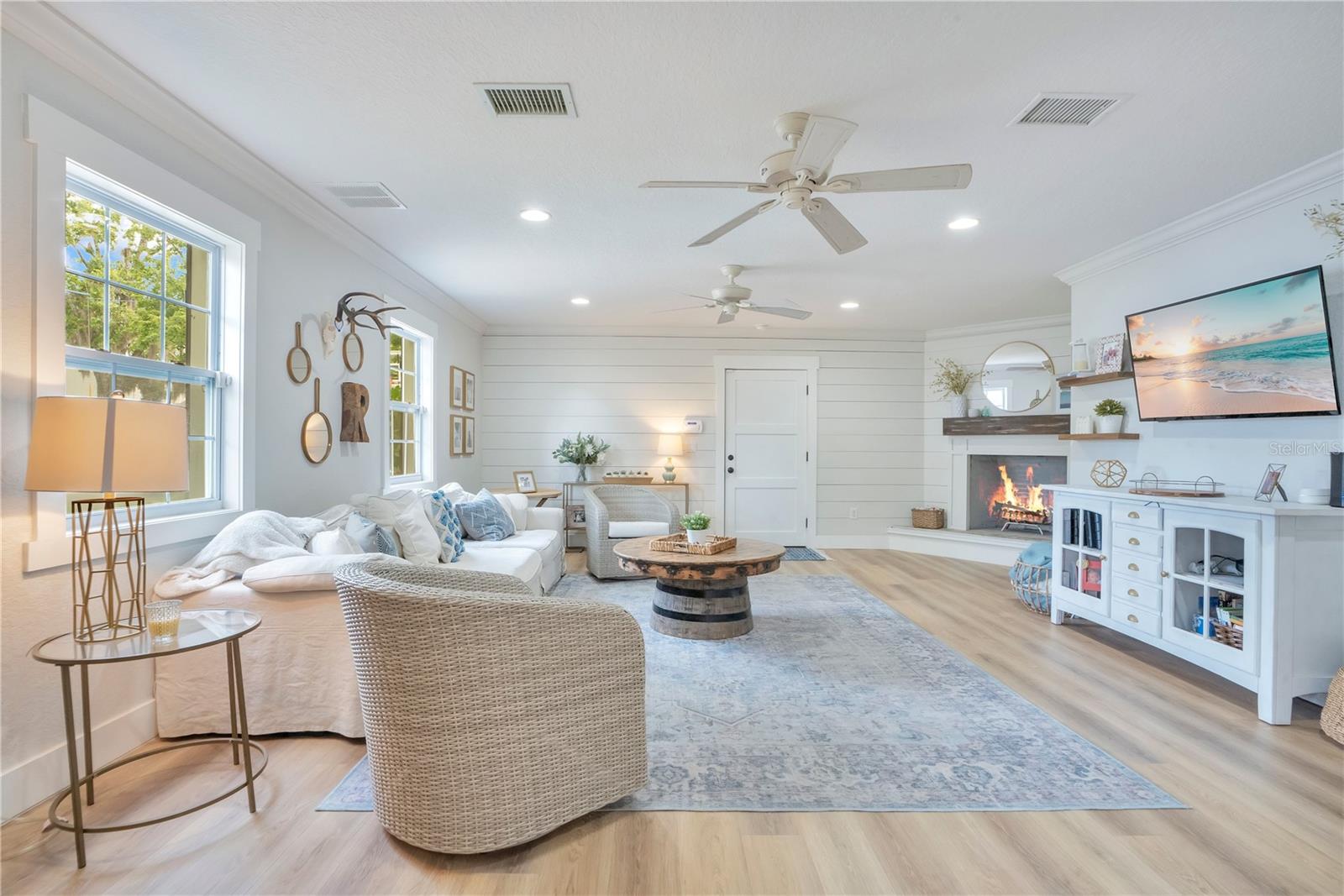 Image 11 of 48 For 2702 Parkland Drive