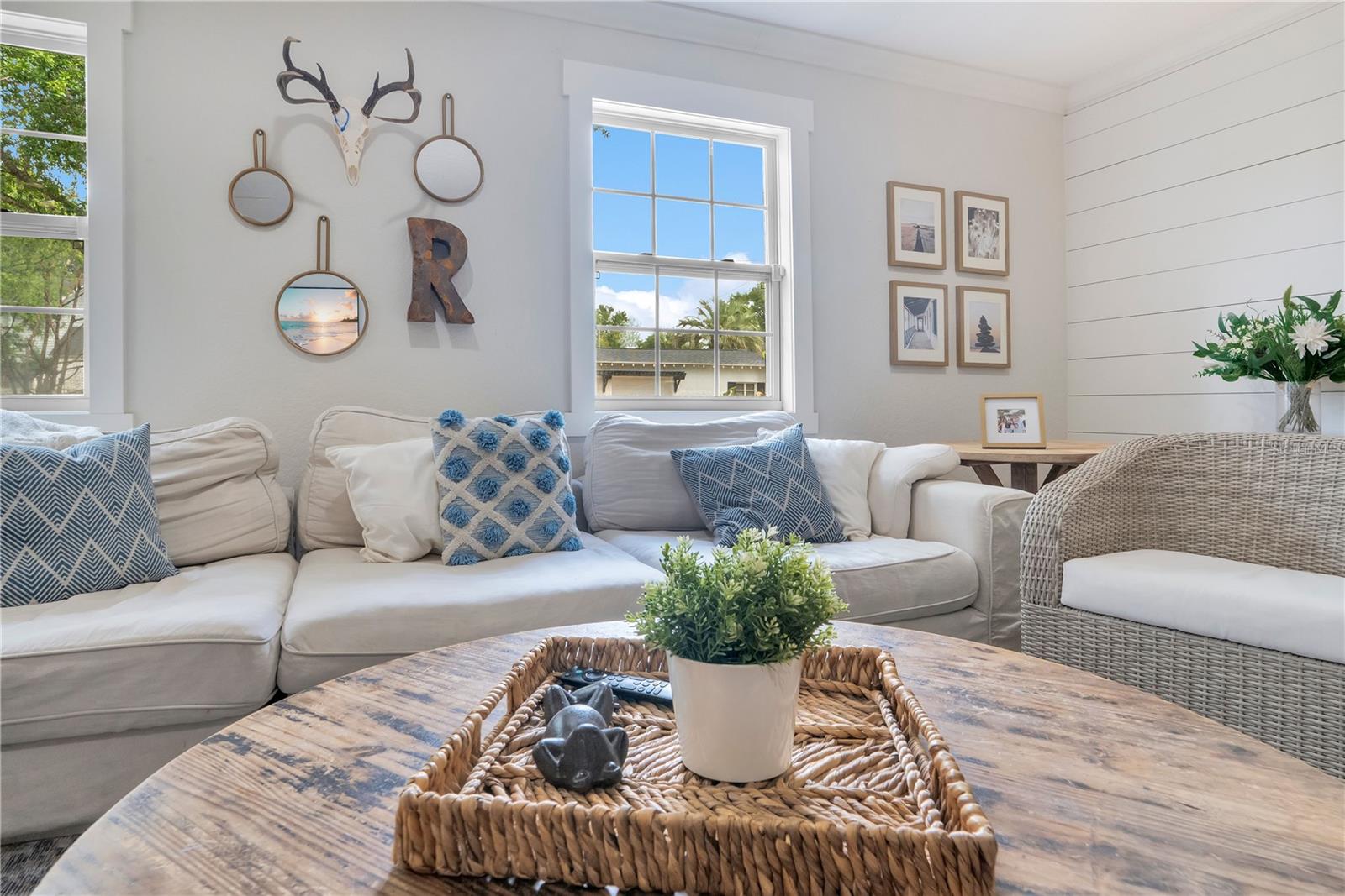 Image 12 of 48 For 2702 Parkland Drive