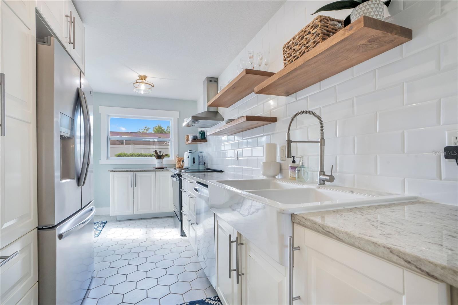 Image 17 of 48 For 2702 Parkland Drive