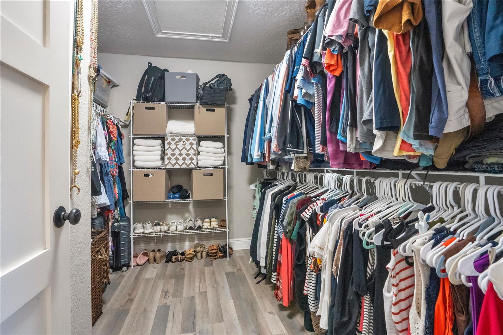 Image 31 of 48 For 2702 Parkland Drive