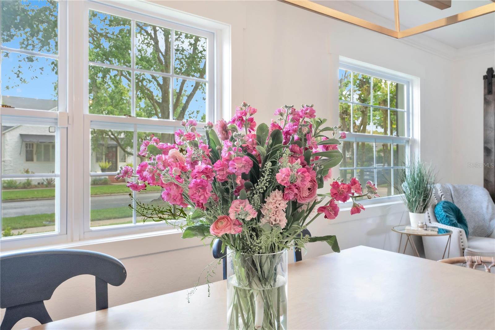 Image 8 of 48 For 2702 Parkland Drive