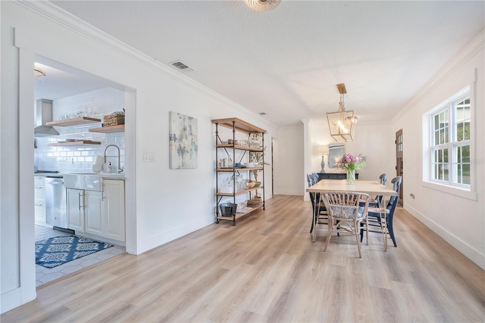 Image 9 of 48 For 2702 Parkland Drive