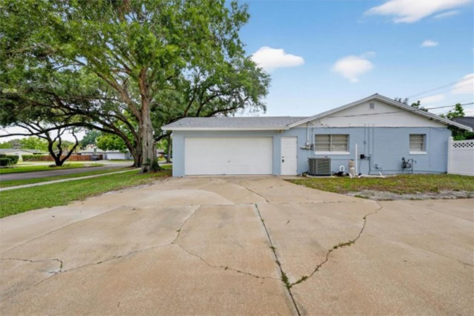 Image 23 of 53 For 3645 Alan Drive