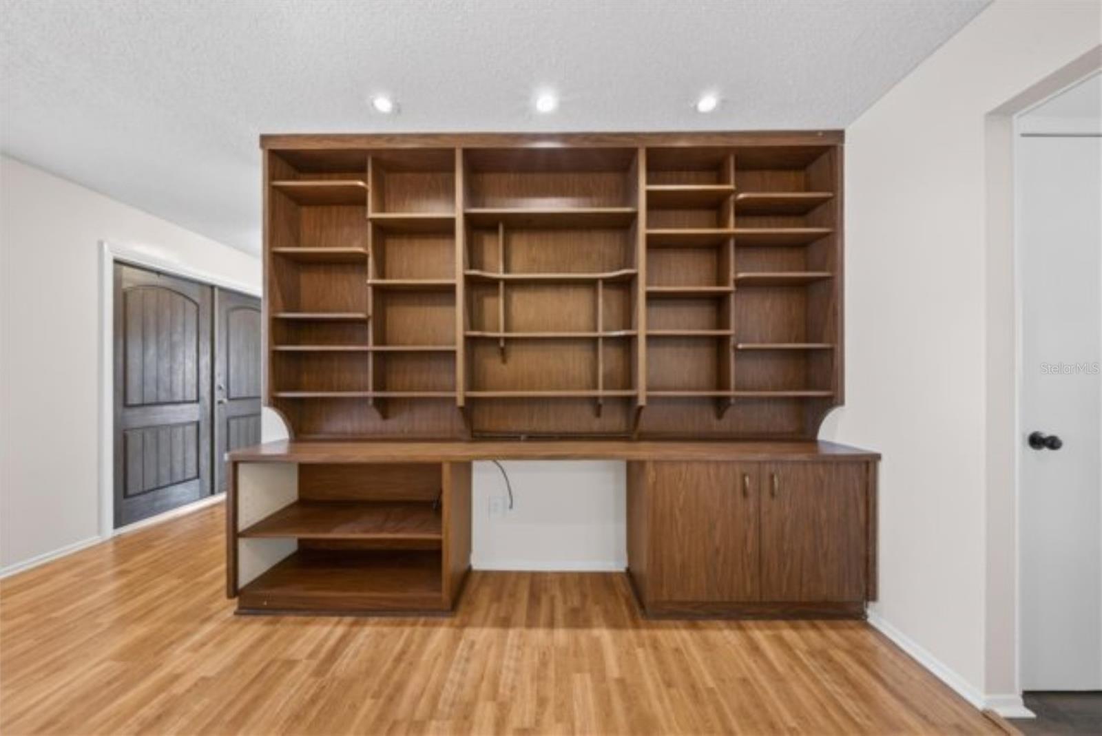 Image 37 of 53 For 3645 Alan Drive