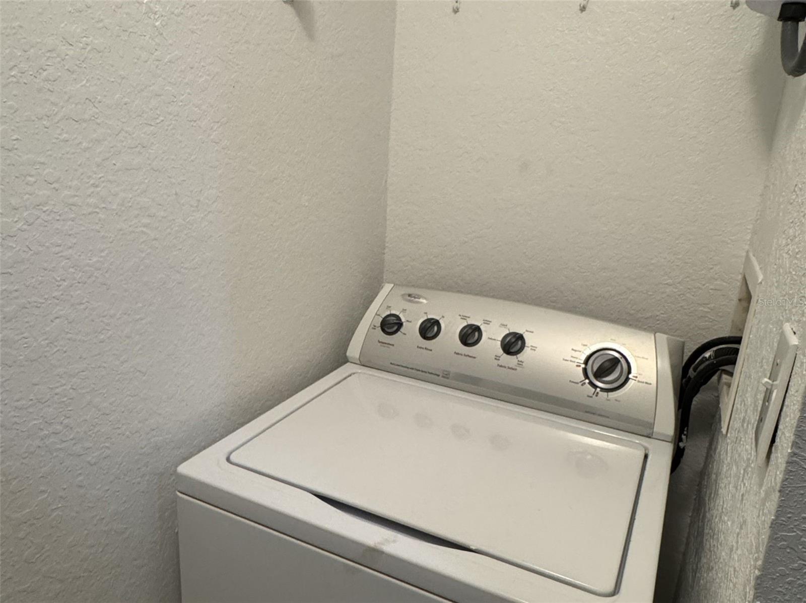 Image 11 of 35 For 5483 Vineland Road 10201