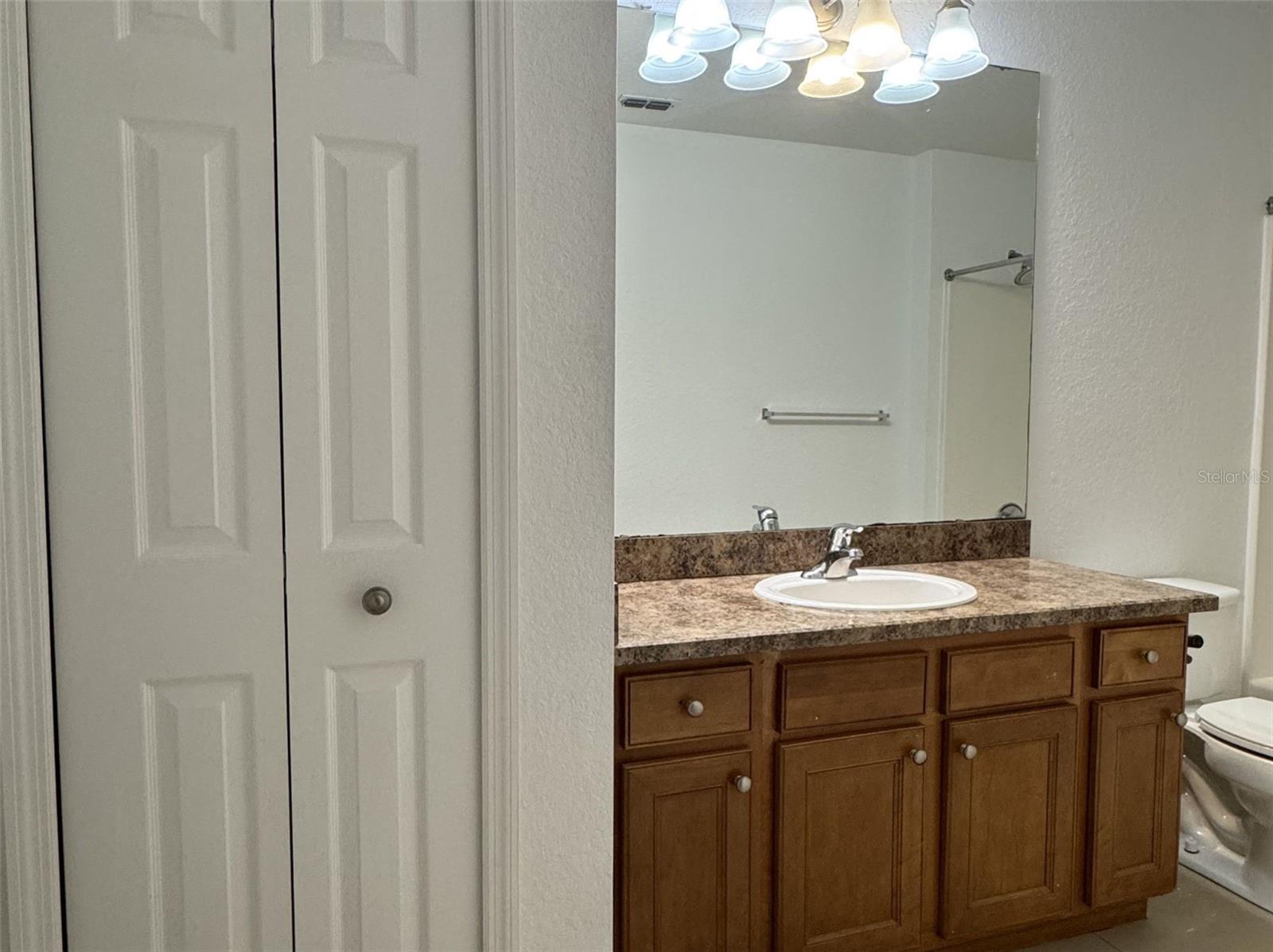 Image 14 of 35 For 5483 Vineland Road 10201