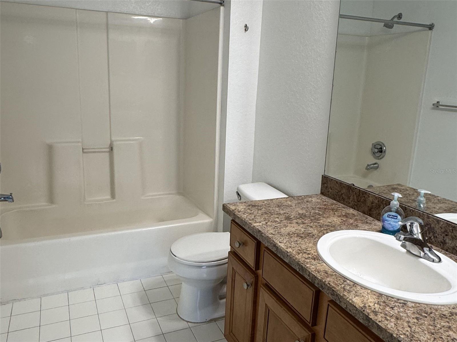 Image 18 of 35 For 5483 Vineland Road 10201