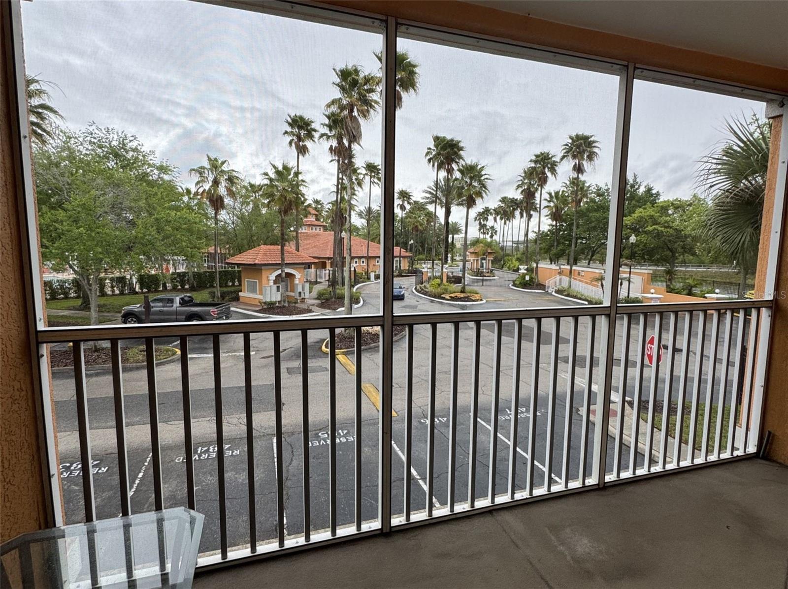 Image 23 of 35 For 5483 Vineland Road 10201