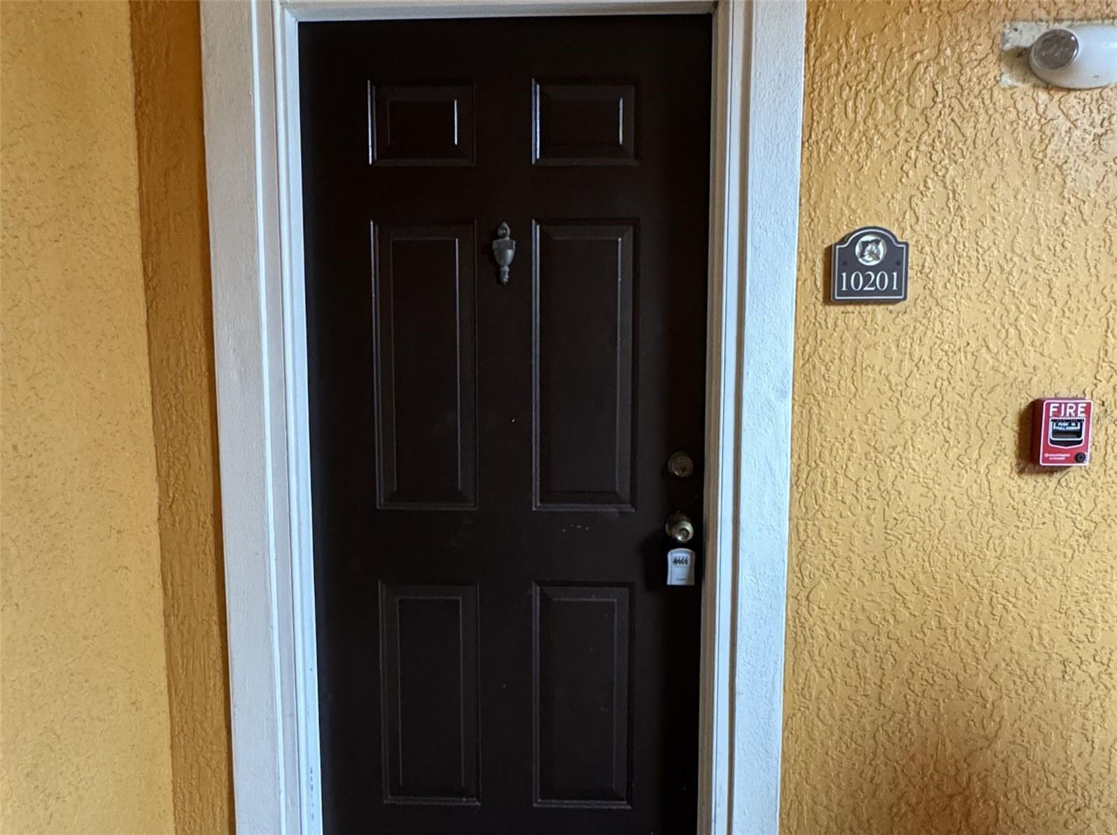 Image 4 of 35 For 5483 Vineland Road 10201