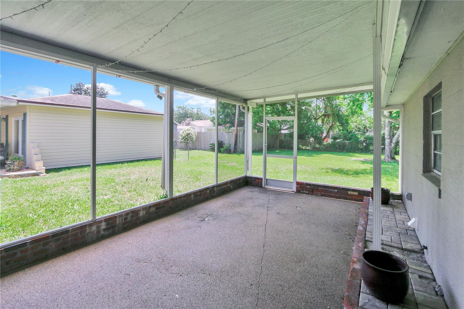 Image 12 of 19 For 1016 Smith Street