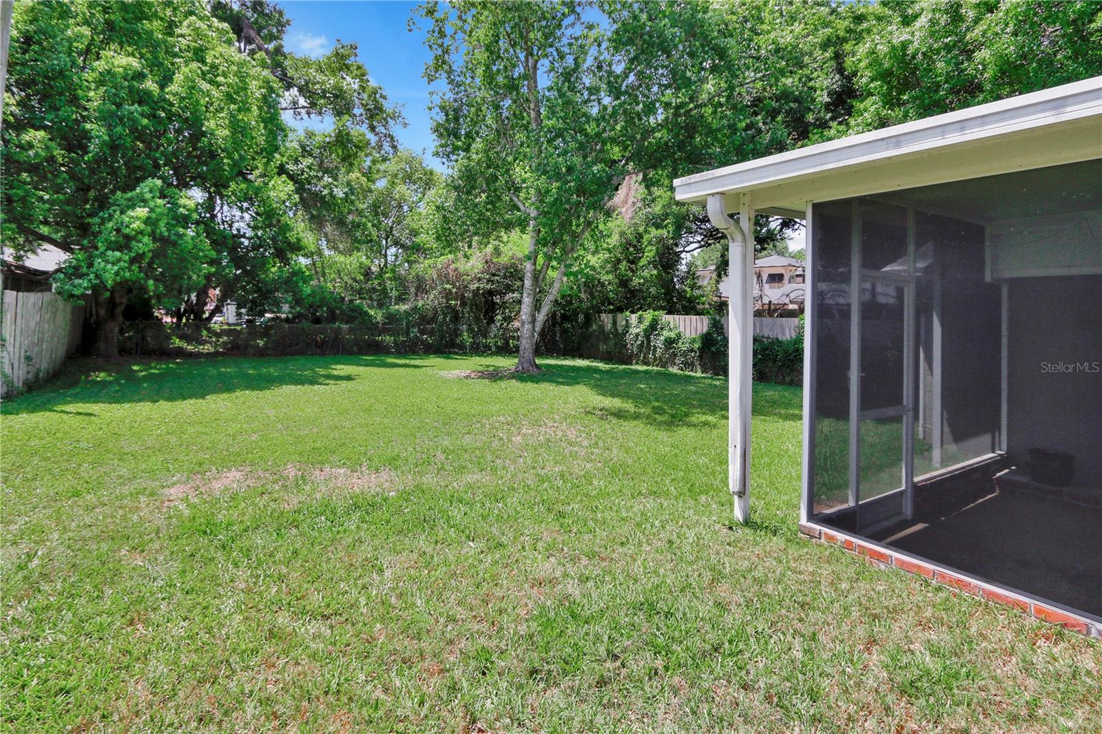 Image 13 of 19 For 1016 Smith Street