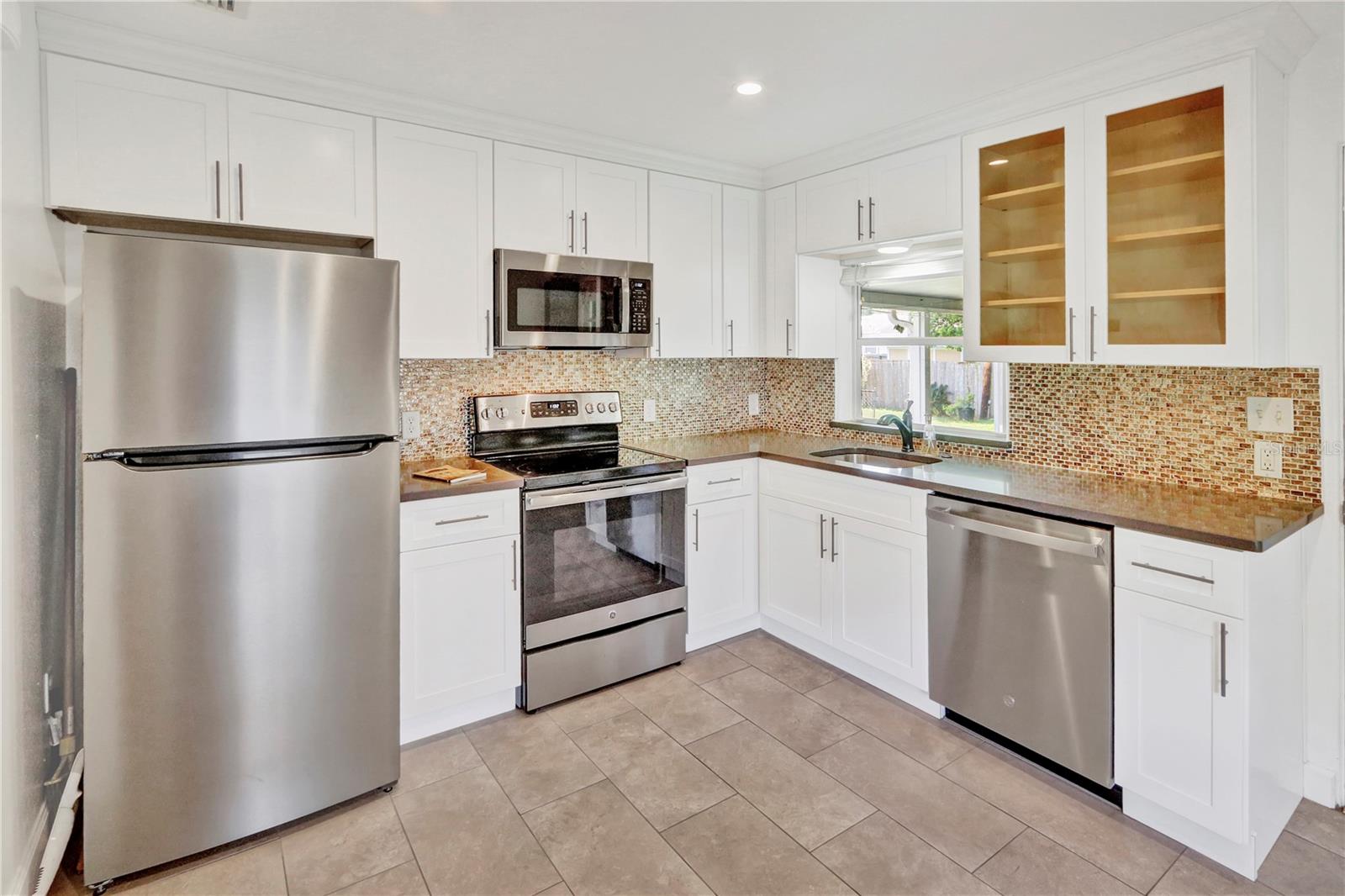 Image 3 of 19 For 1016 Smith Street