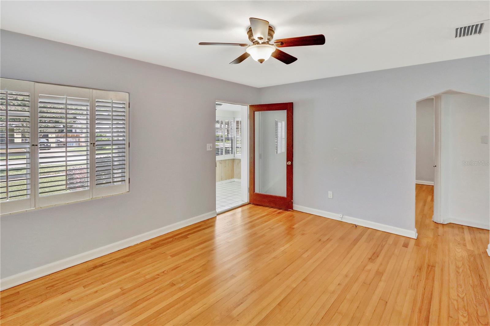 Image 6 of 19 For 1016 Smith Street