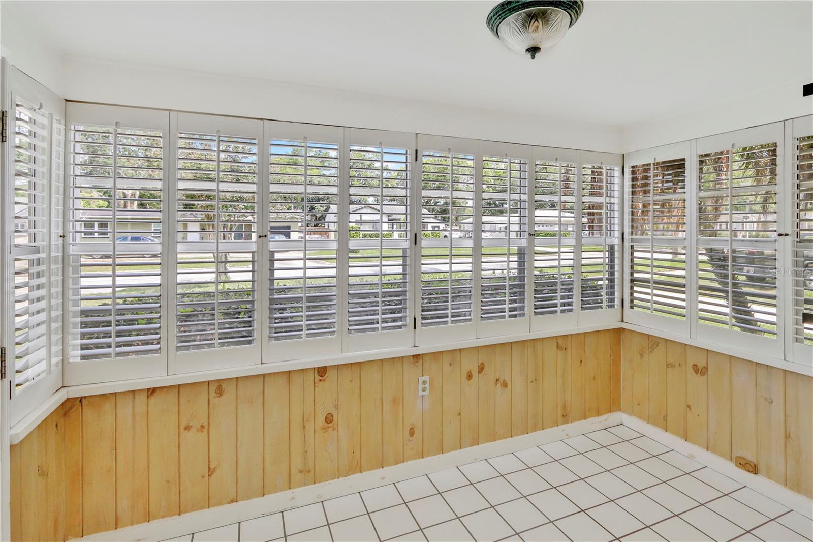 Image 7 of 19 For 1016 Smith Street