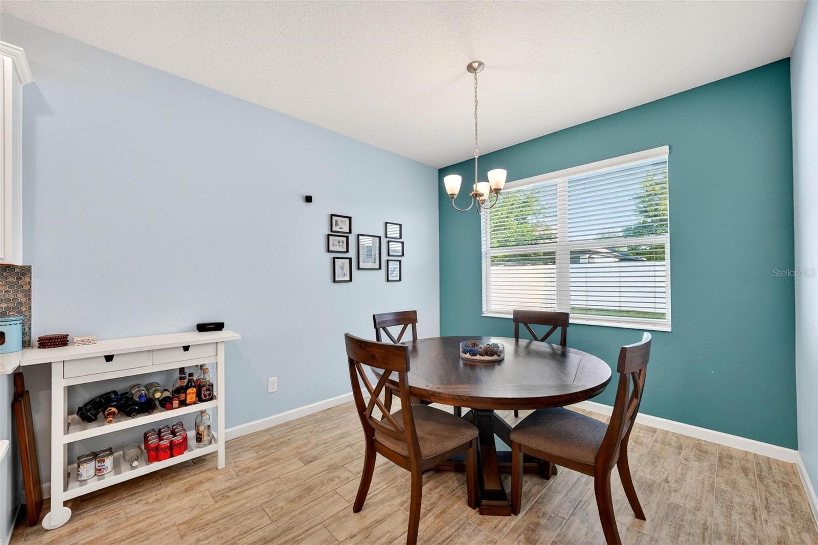 Listing photo id 26 for 887 Lady Bird Lane