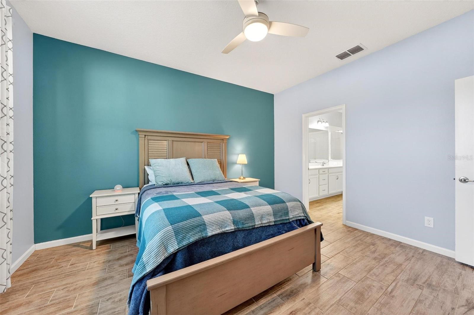 Listing photo id 29 for 887 Lady Bird Lane