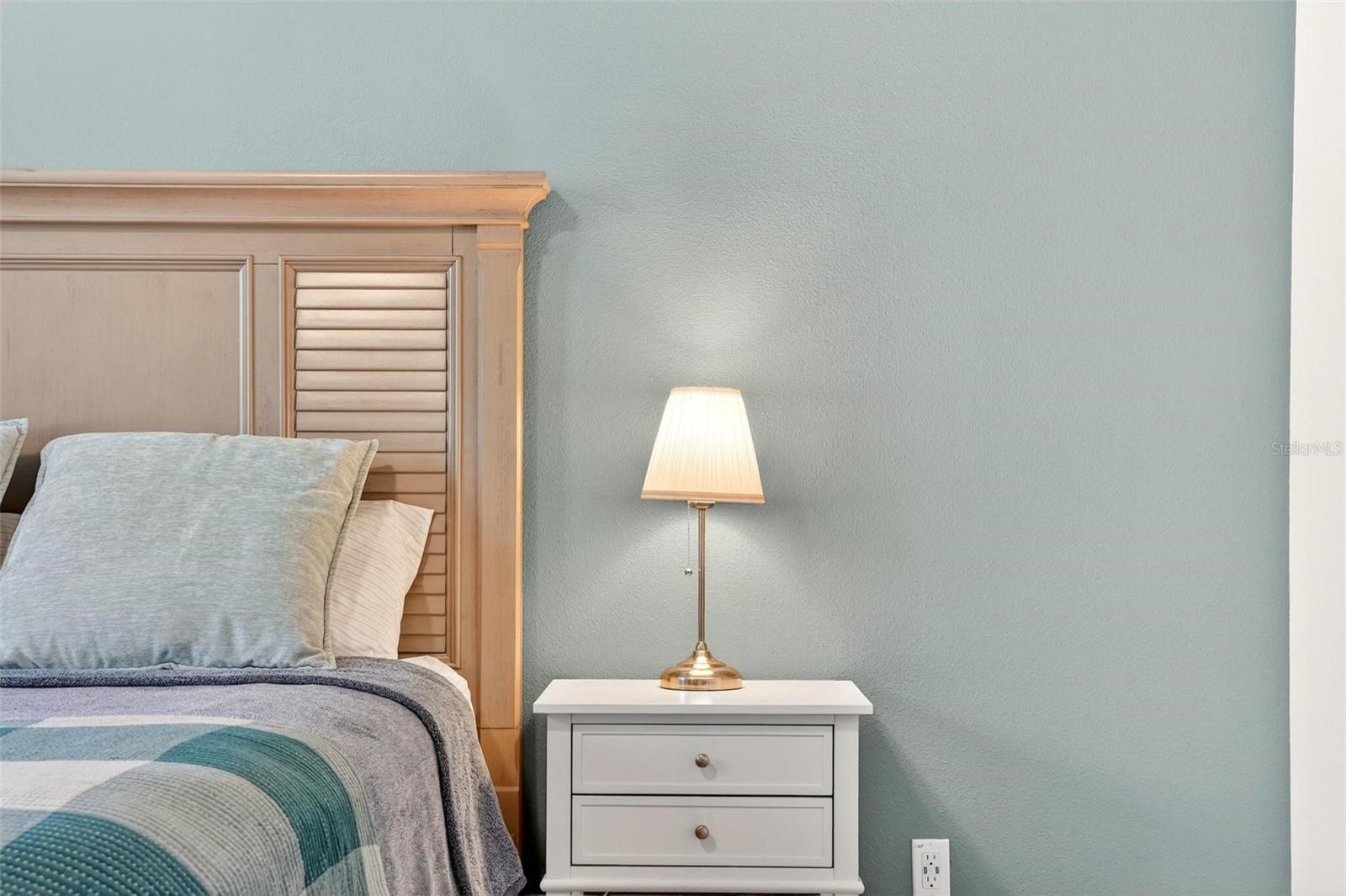 Listing photo id 30 for 887 Lady Bird Lane