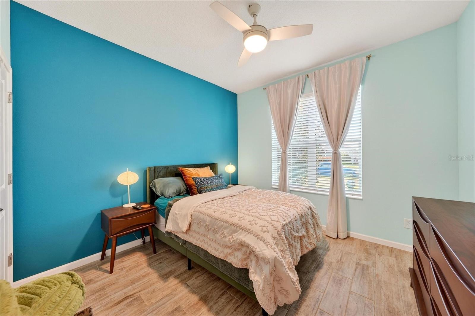 Listing photo id 38 for 887 Lady Bird Lane