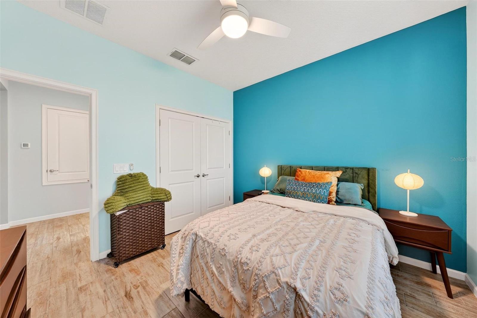 Listing photo id 39 for 887 Lady Bird Lane