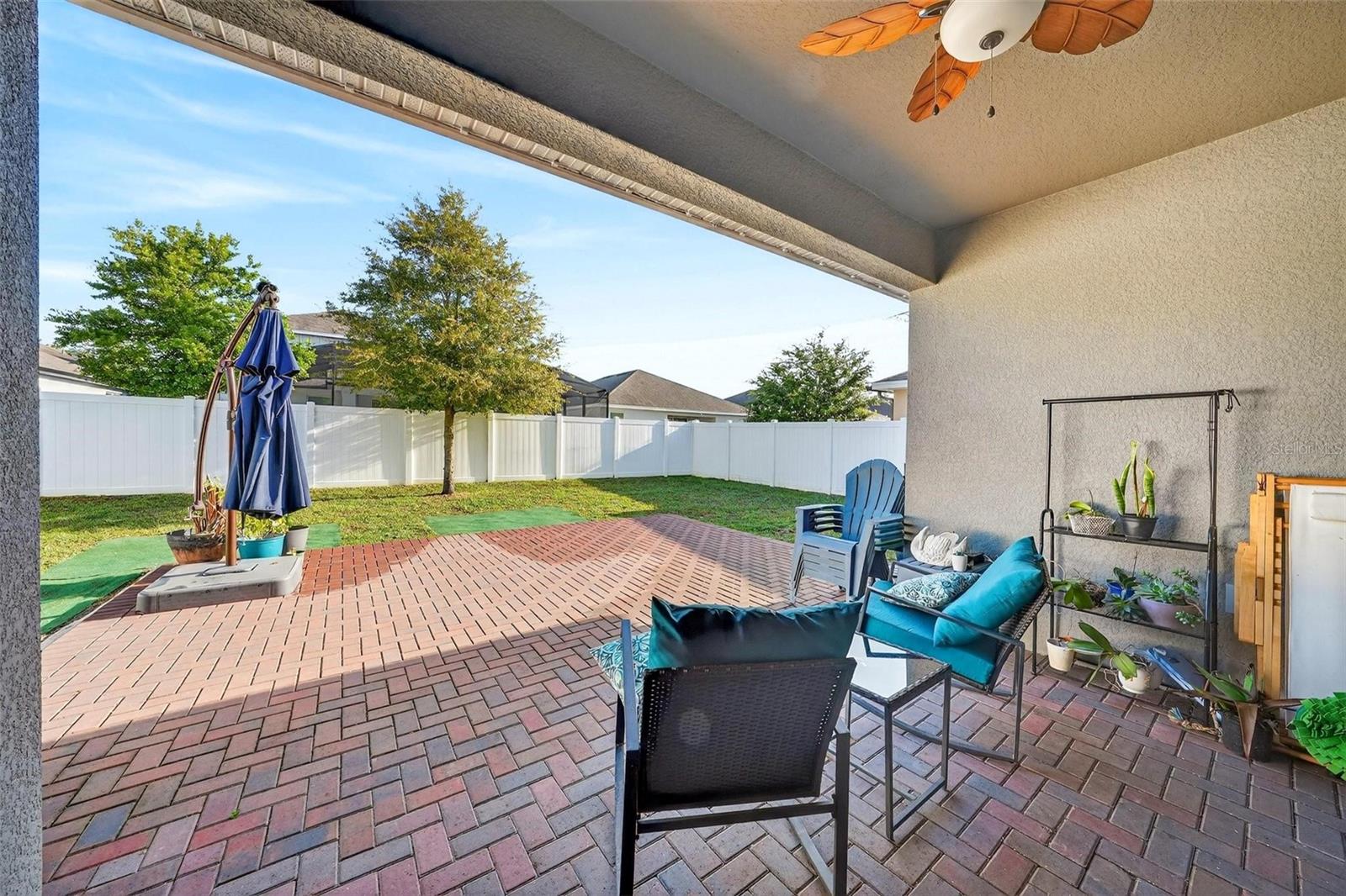 Listing photo id 46 for 887 Lady Bird Lane