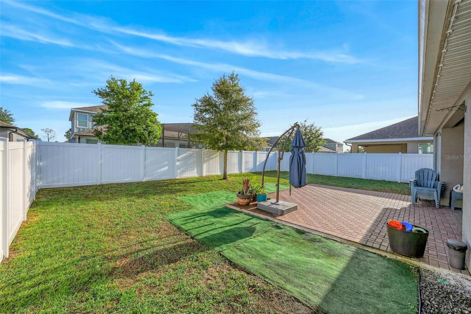 Listing photo id 49 for 887 Lady Bird Lane