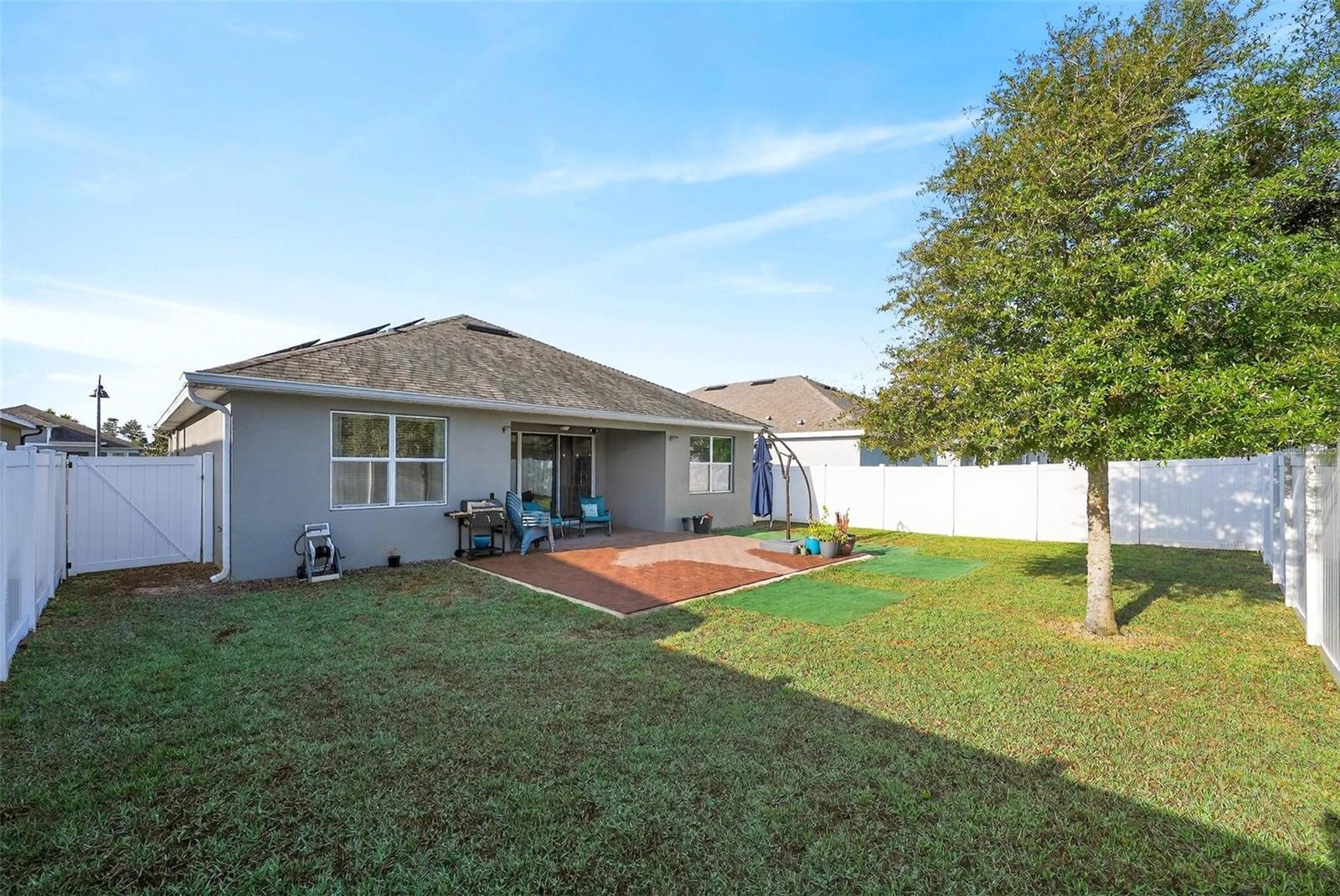 Listing photo id 50 for 887 Lady Bird Lane