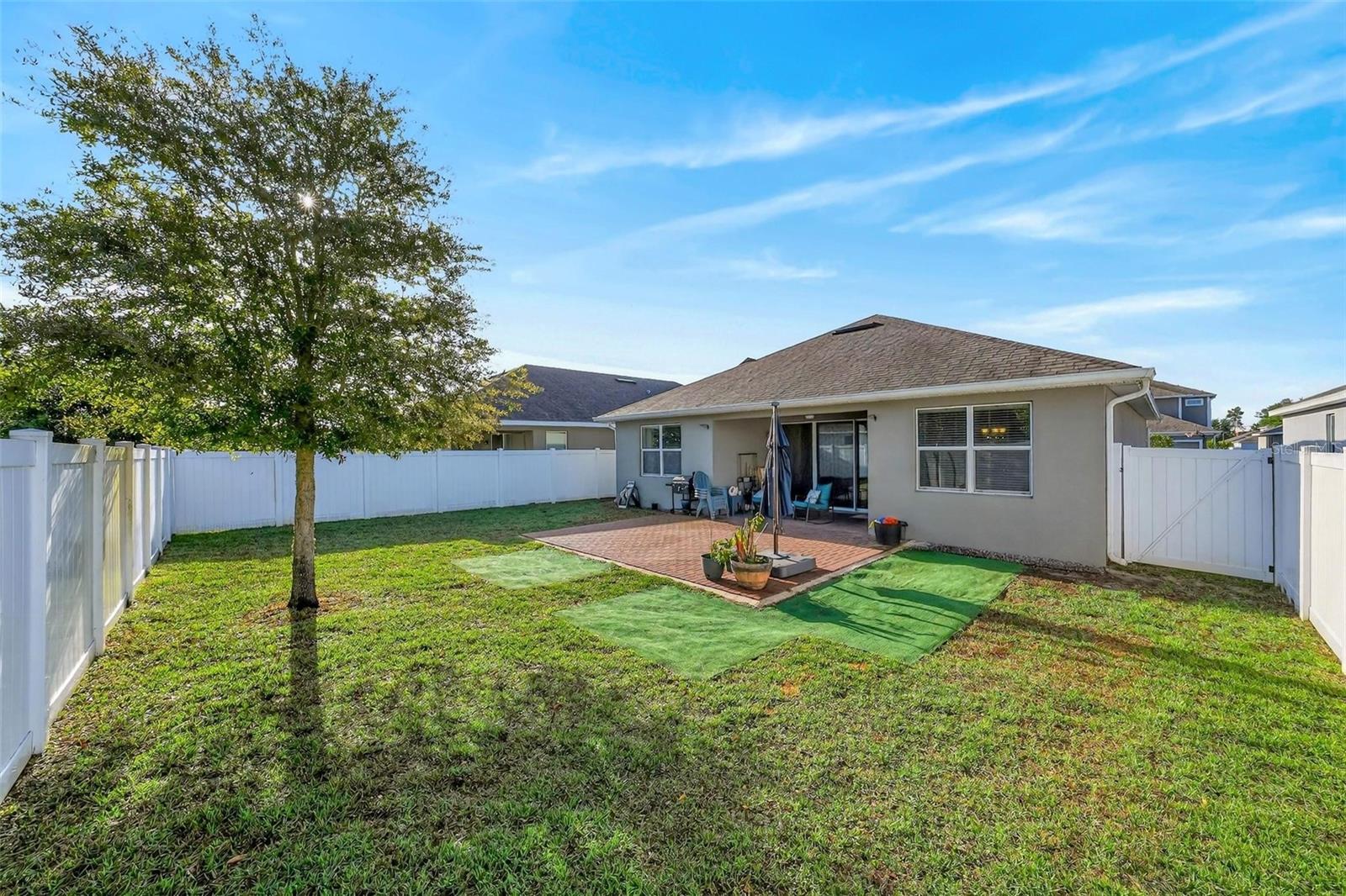 Listing photo id 51 for 887 Lady Bird Lane