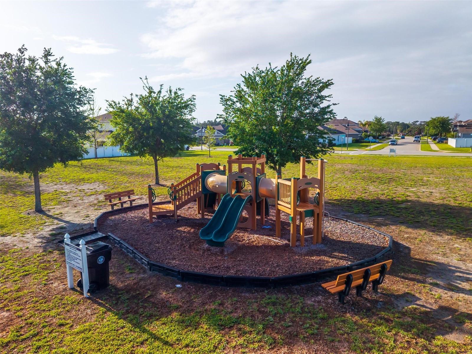 Listing photo id 53 for 887 Lady Bird Lane