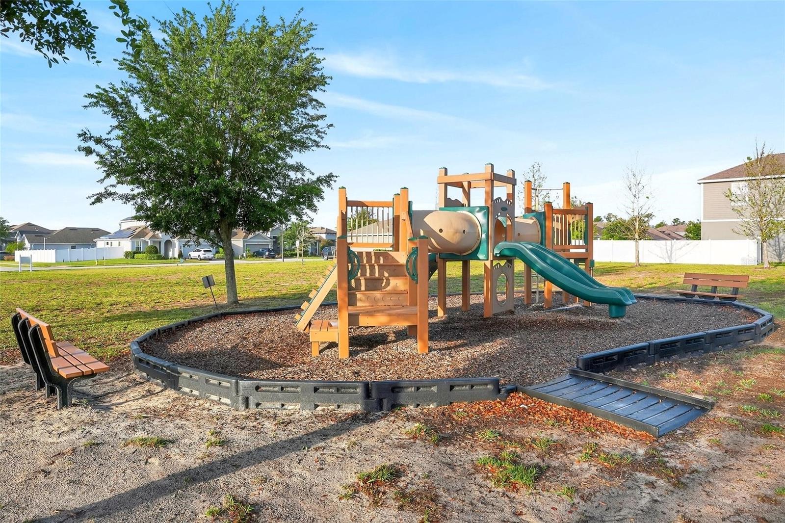 Listing photo id 55 for 887 Lady Bird Lane