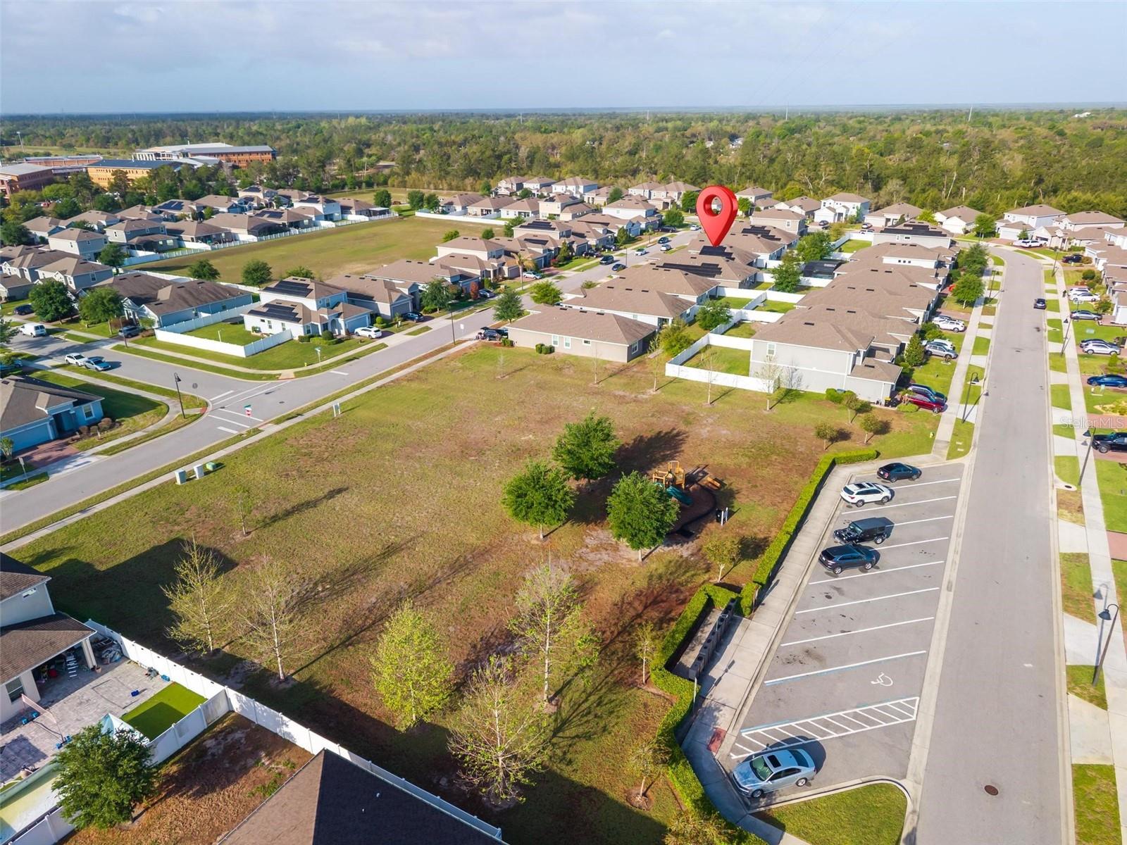 Listing photo id 57 for 887 Lady Bird Lane