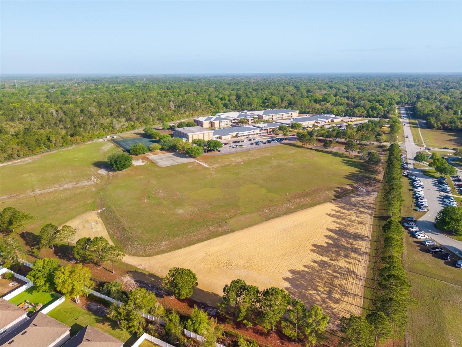 Listing photo id 58 for 887 Lady Bird Lane