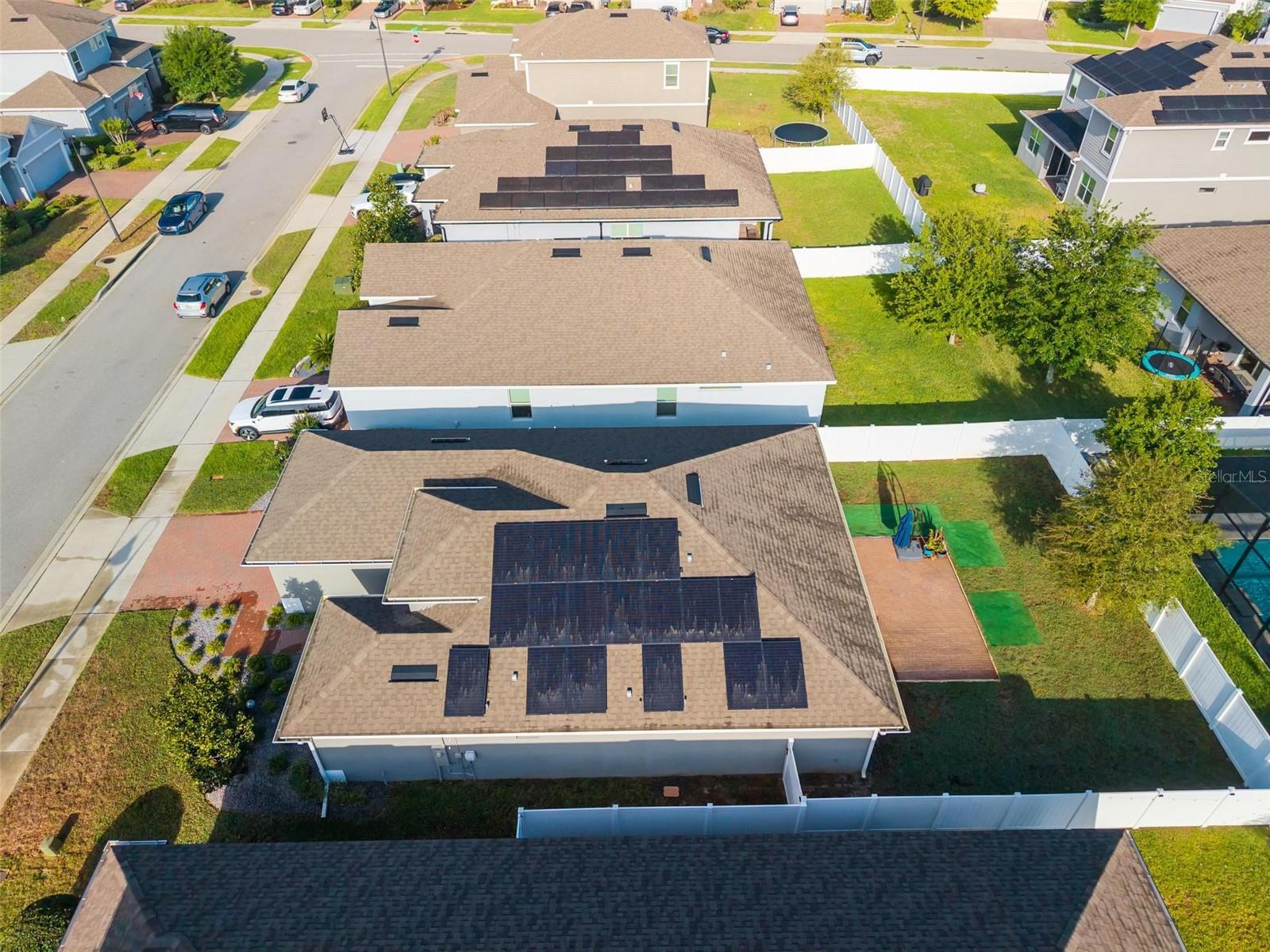 Listing photo id 64 for 887 Lady Bird Lane