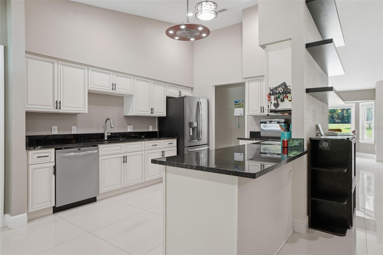 Image 16 of 48 For 130 Bahama Road