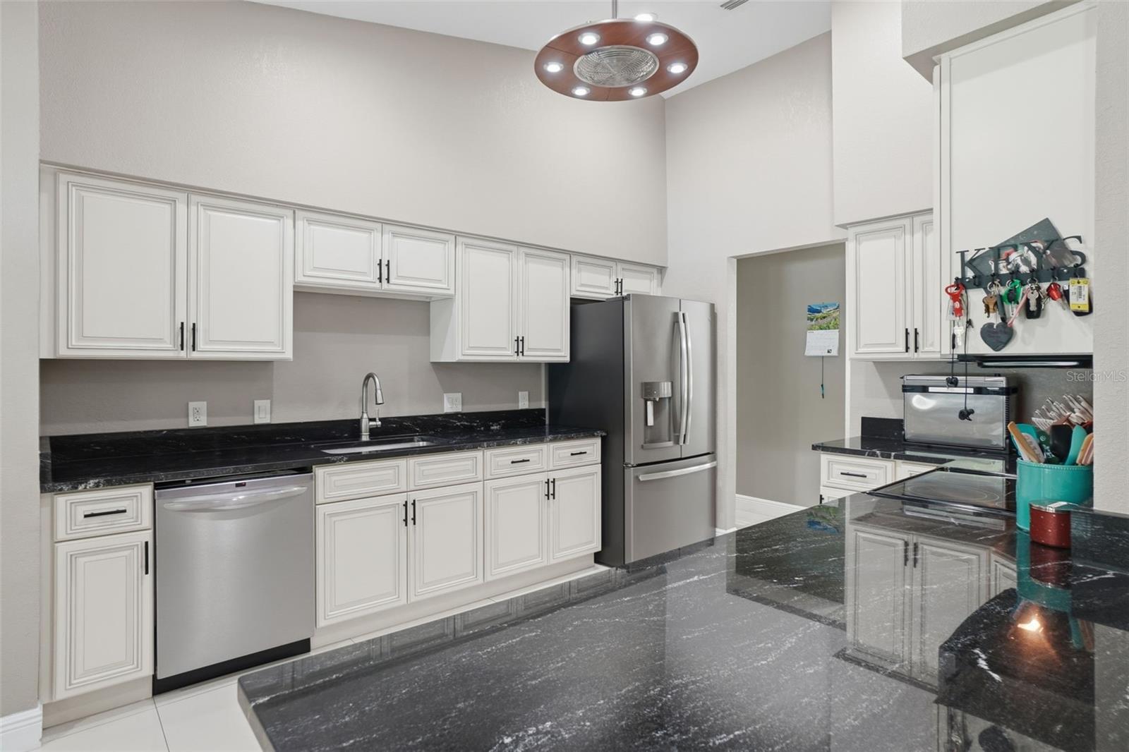 Image 18 of 48 For 130 Bahama Road