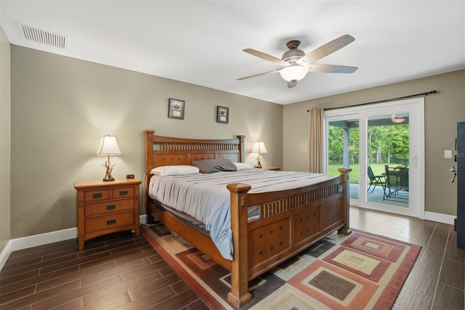 Image 21 of 48 For 130 Bahama Road