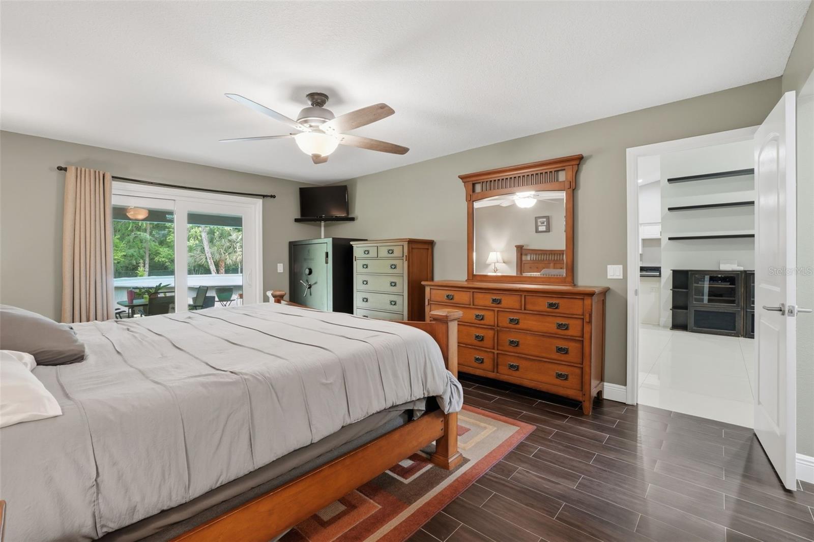 Image 22 of 48 For 130 Bahama Road