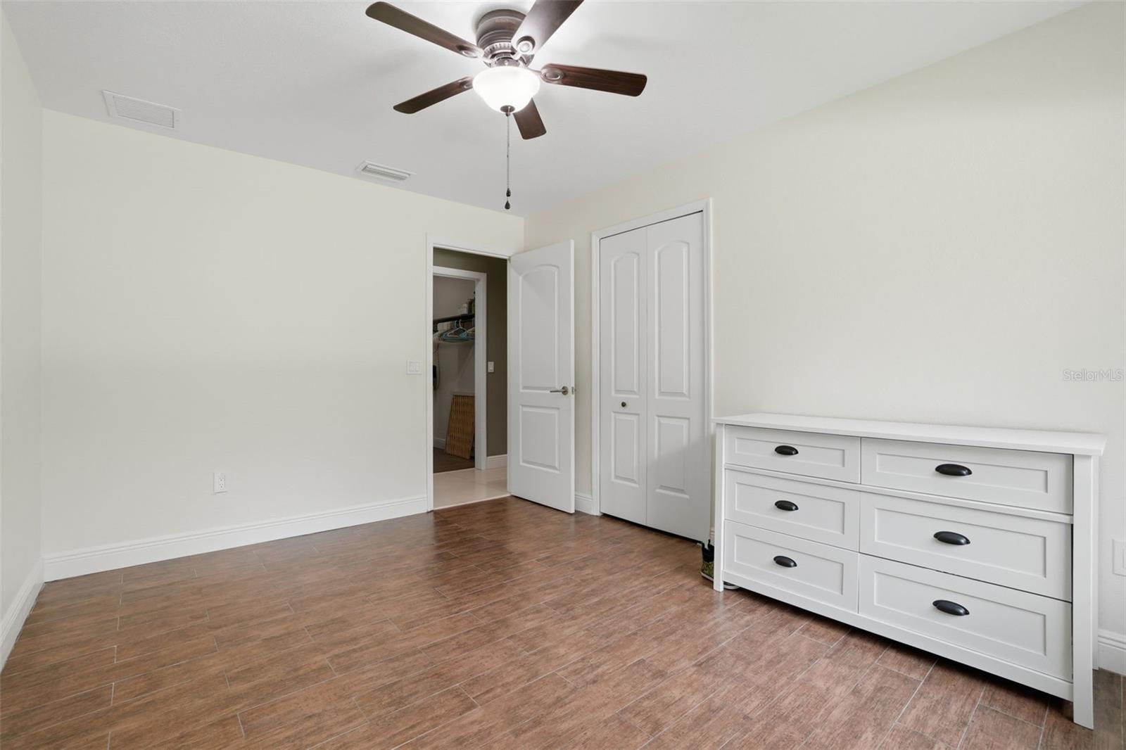 Image 27 of 48 For 130 Bahama Road