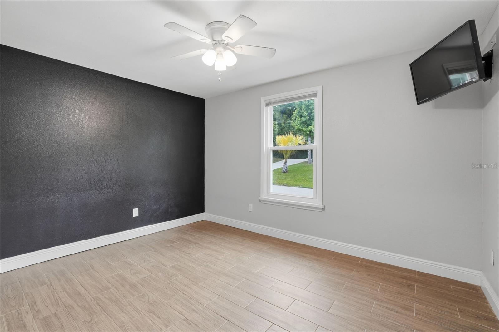 Image 30 of 48 For 130 Bahama Road