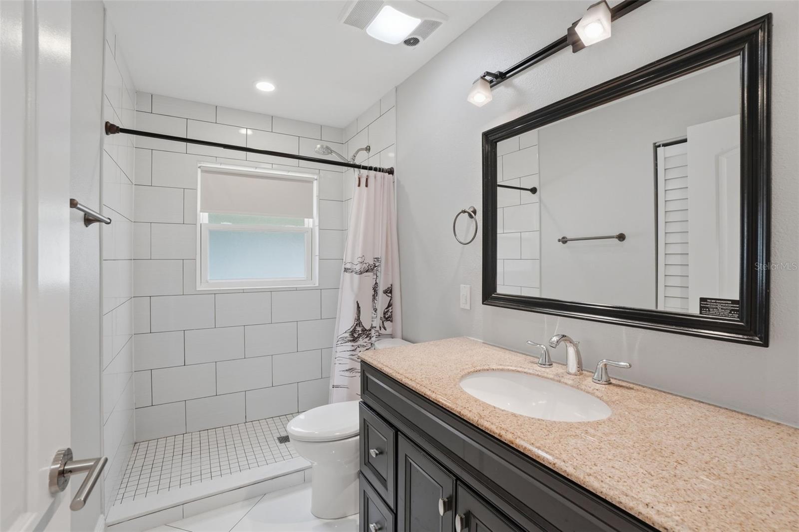 Image 32 of 48 For 130 Bahama Road