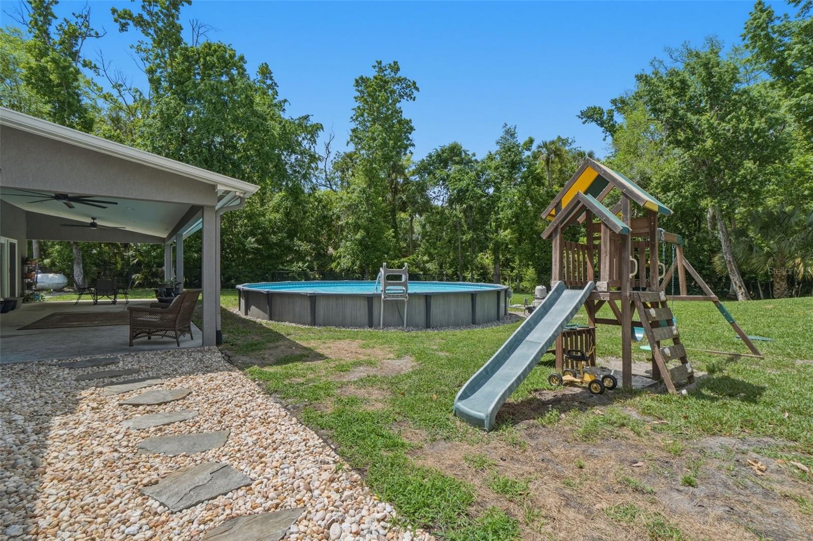 Image 39 of 48 For 130 Bahama Road